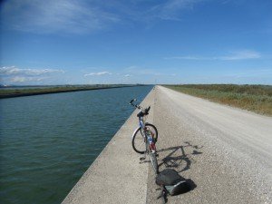 a cote du canal en retournant a Villeneuve