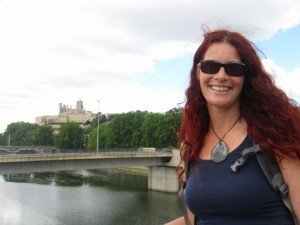avec la cathedrale de Beziers a l'arriere plan